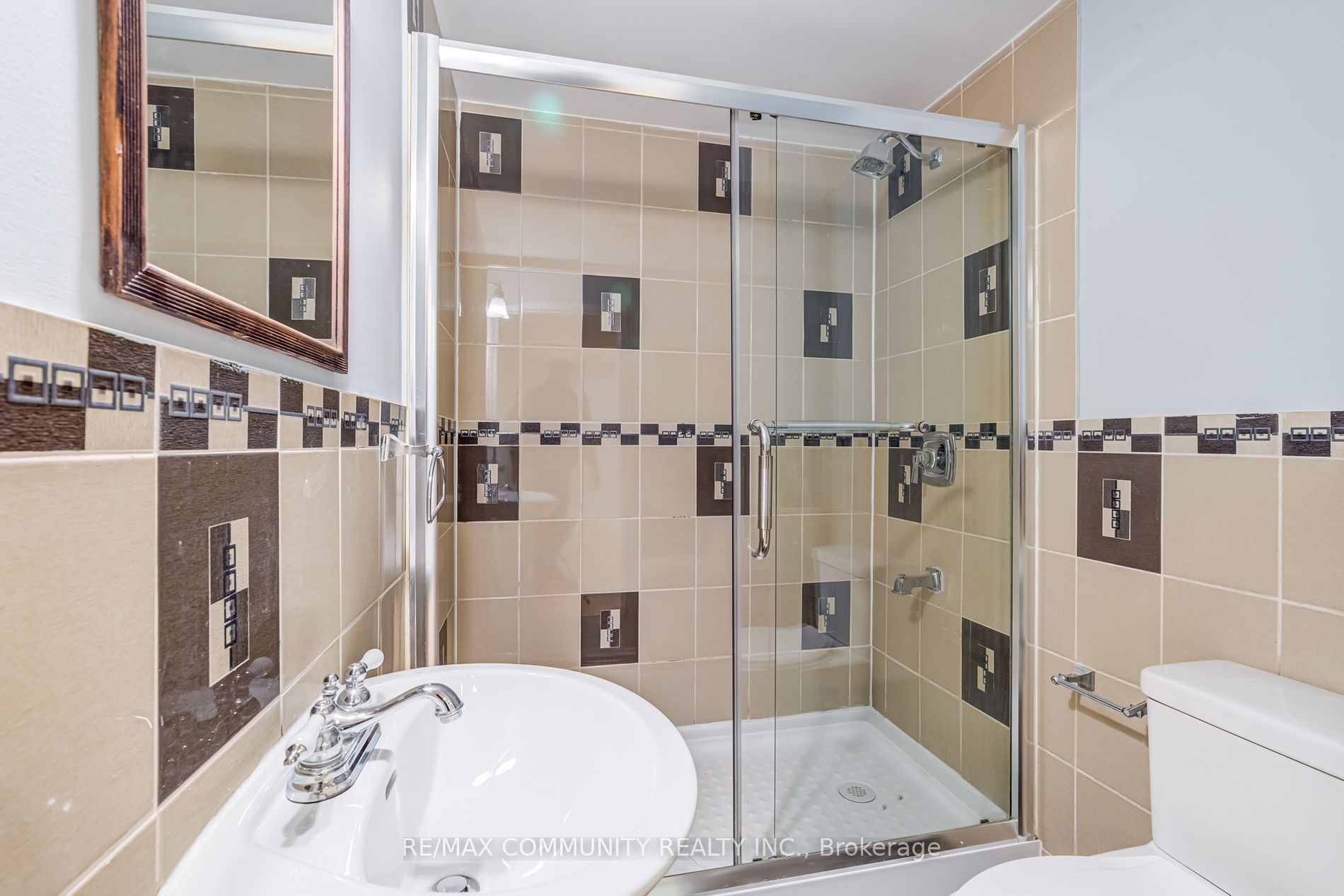 37 Irenemount Cres