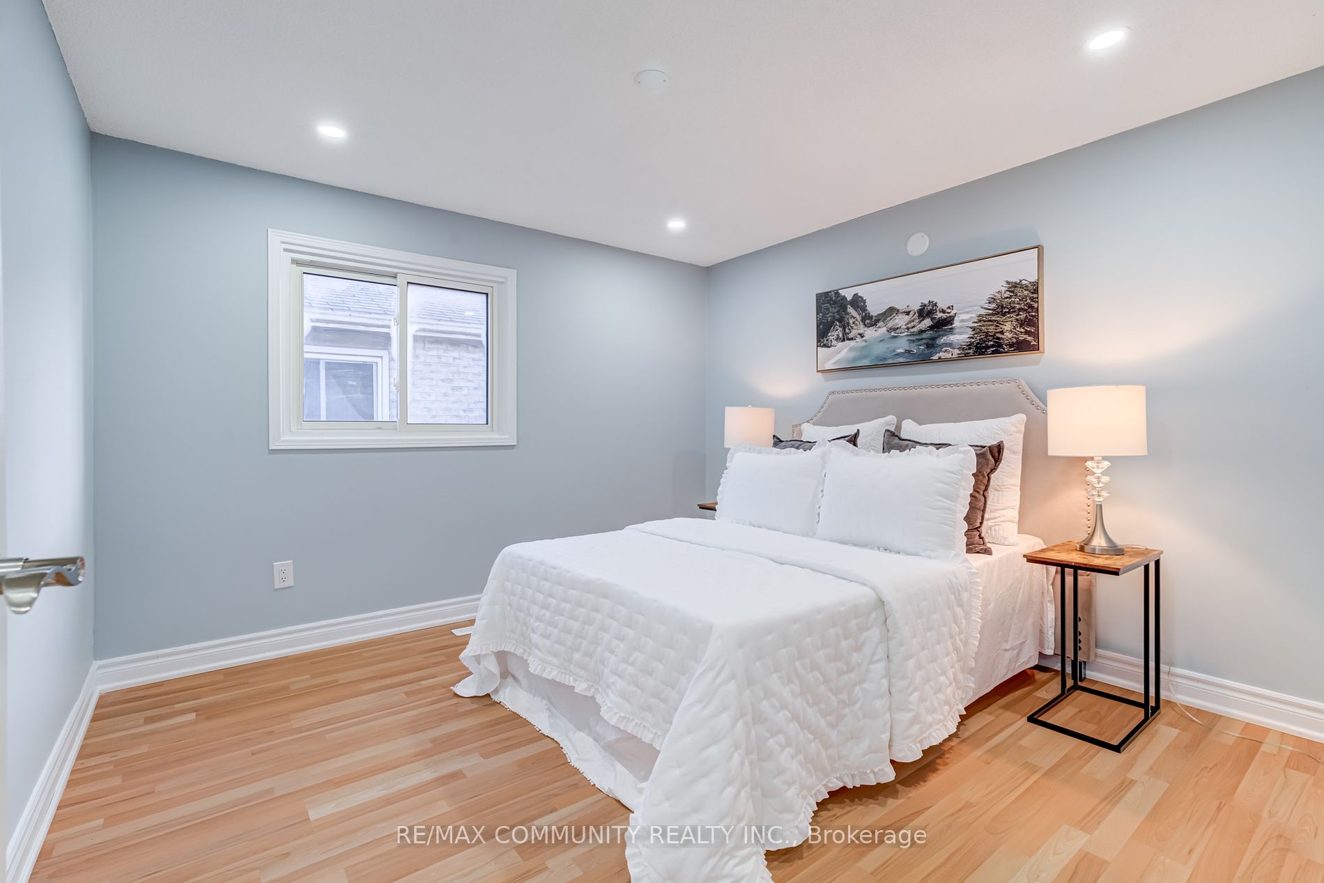 37 Irenemount Cres