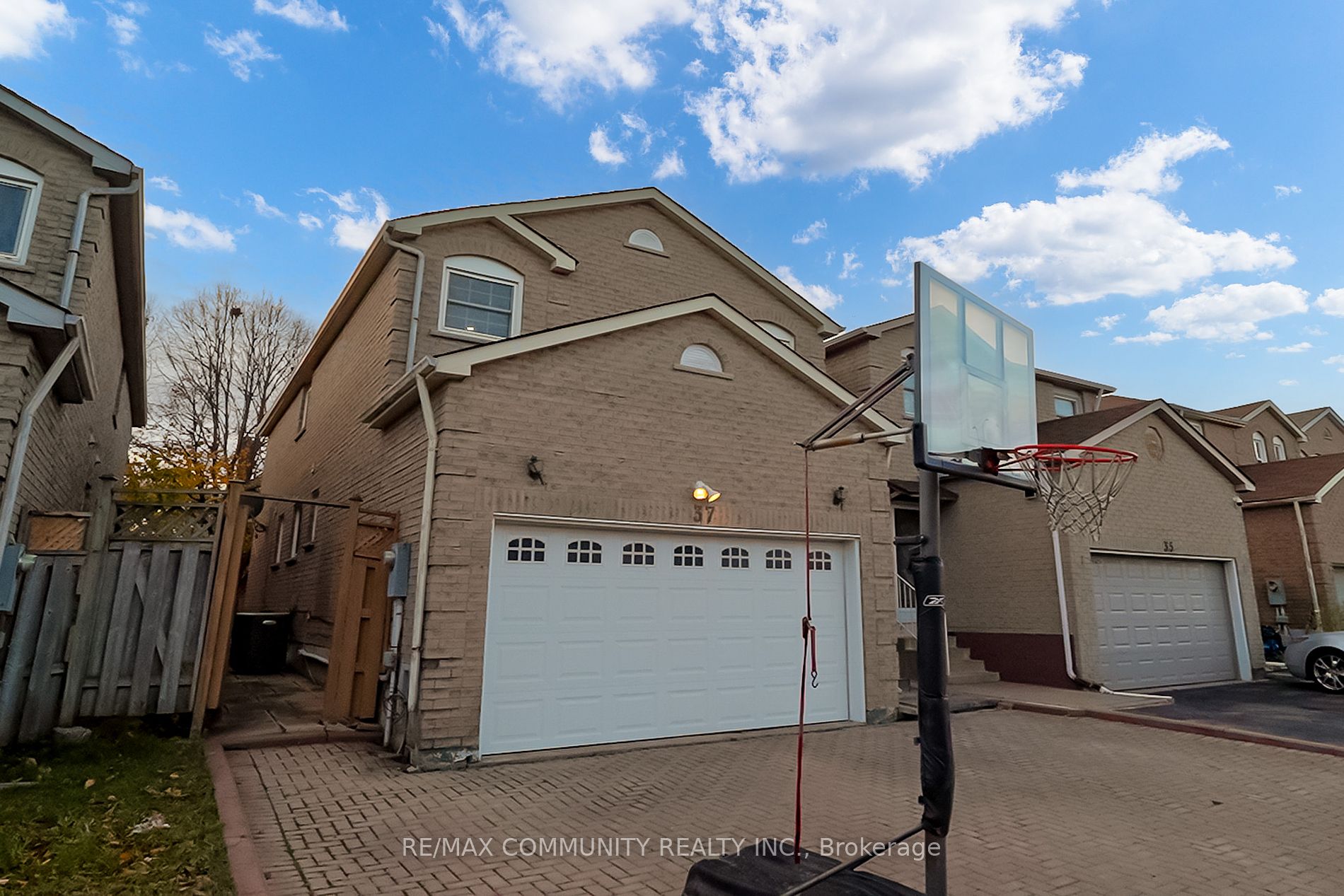 37 Irenemount Cres