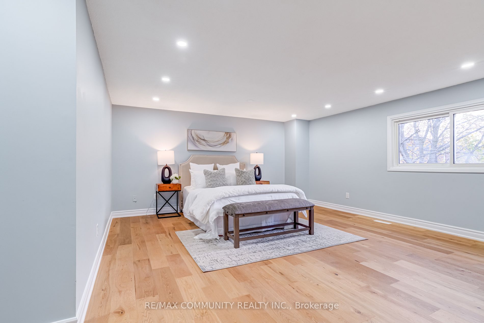 37 Irenemount Cres