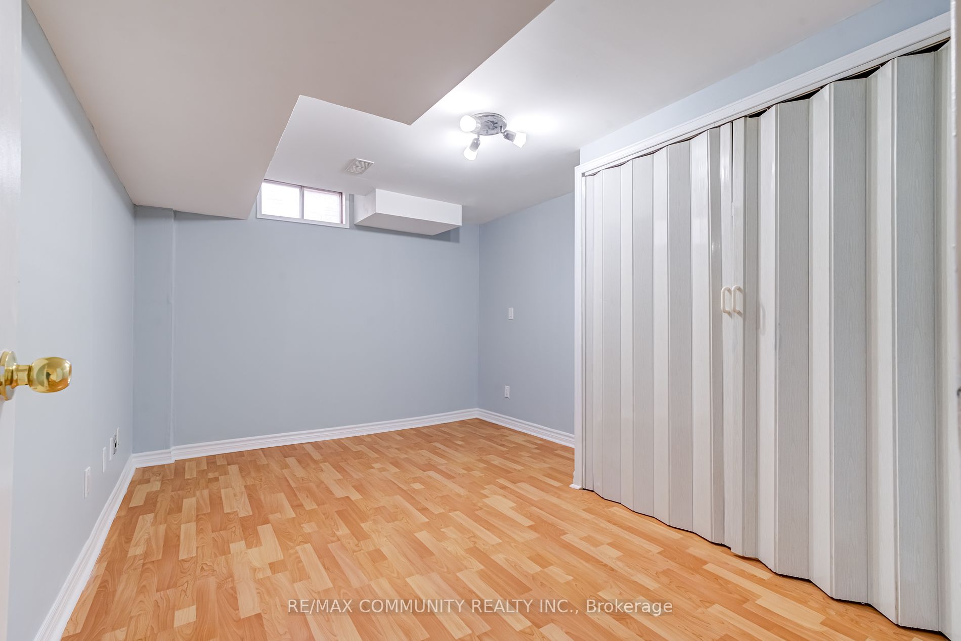 37 Irenemount Cres