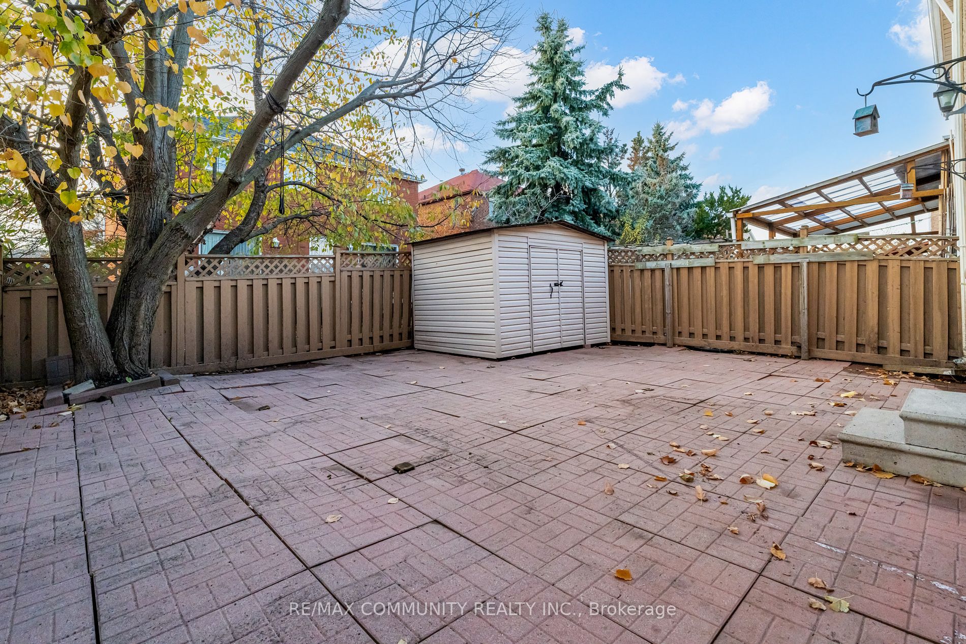 37 Irenemount Cres