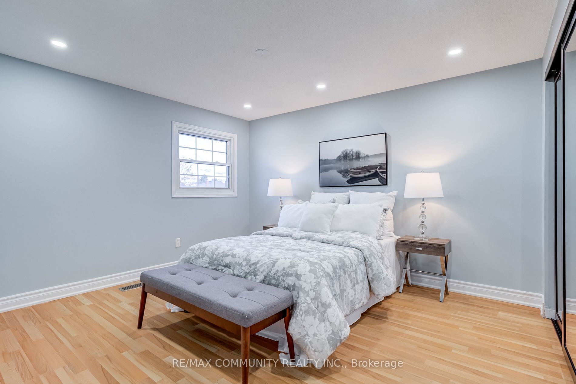 37 Irenemount Cres