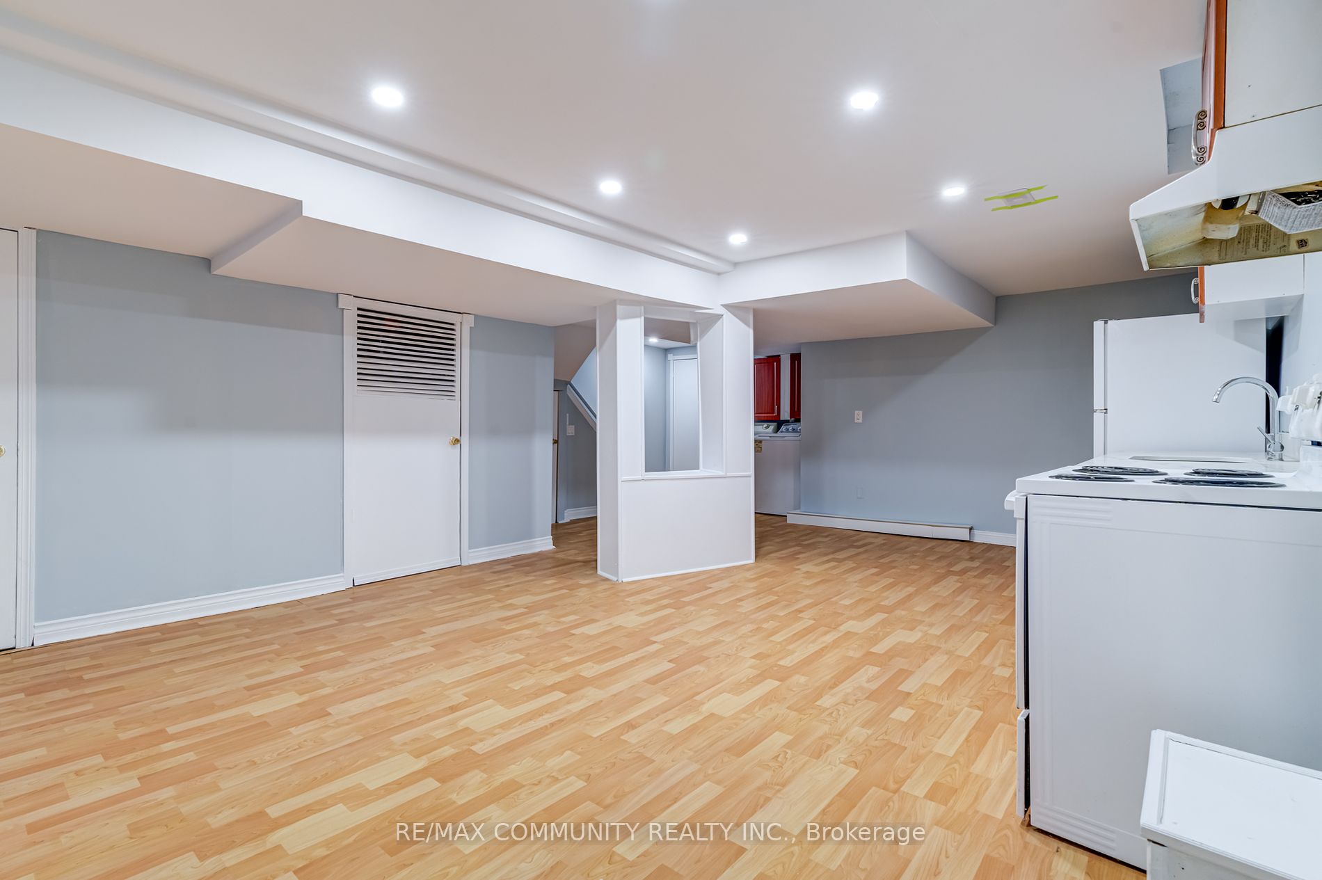 37 Irenemount Cres