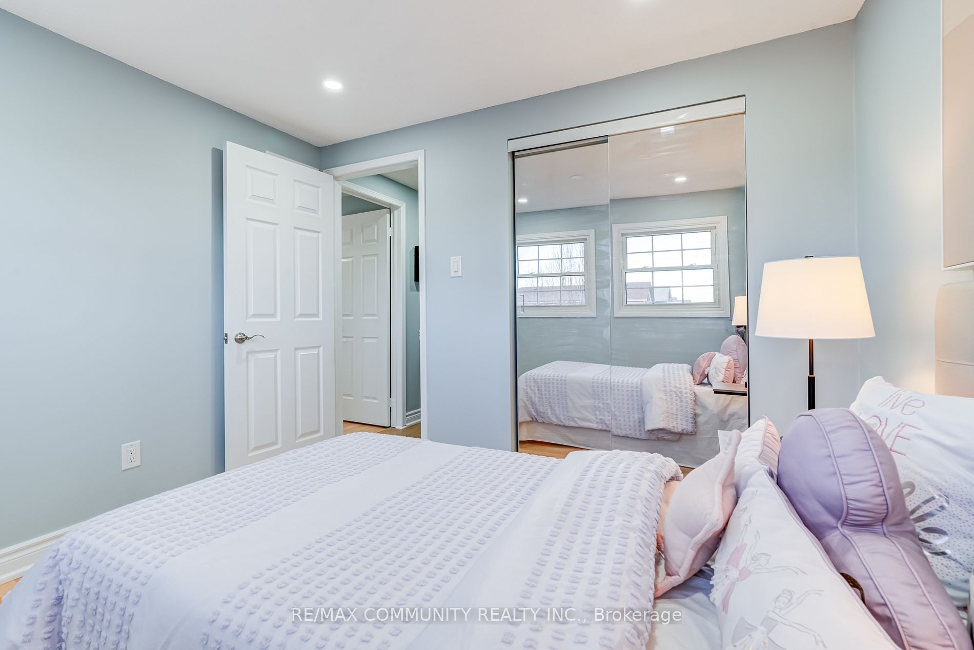 37 Irenemount Cres