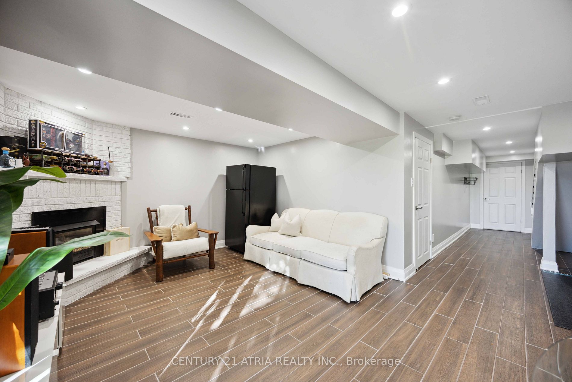 88 Rainbow Dr, #4