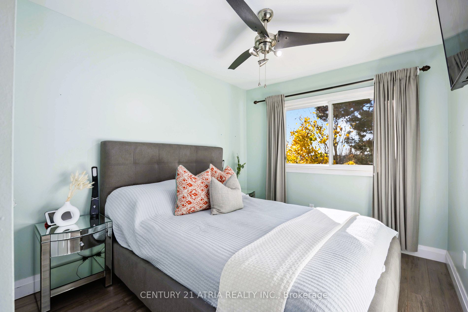 88 Rainbow Dr, #4