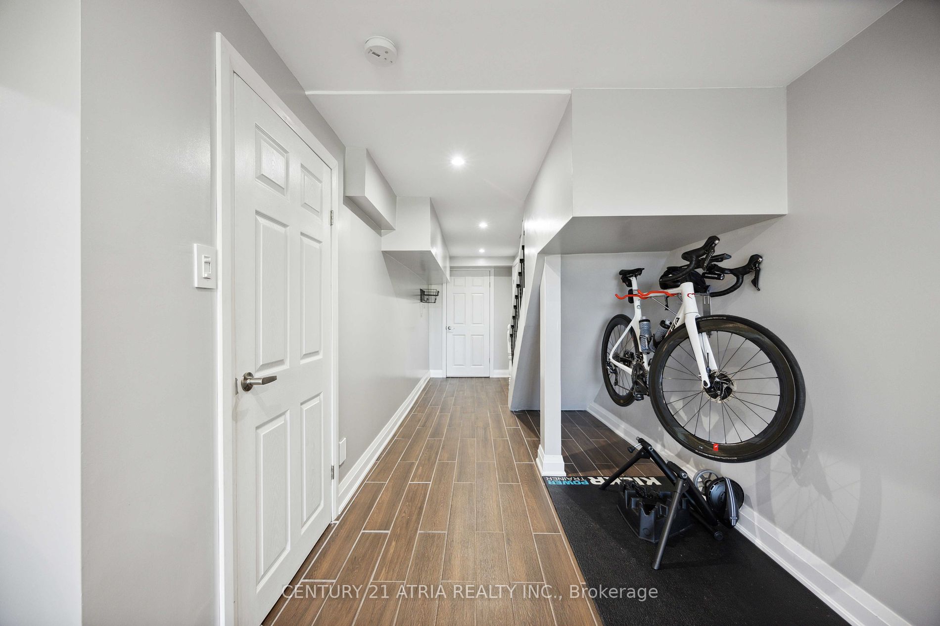 88 Rainbow Dr, #4