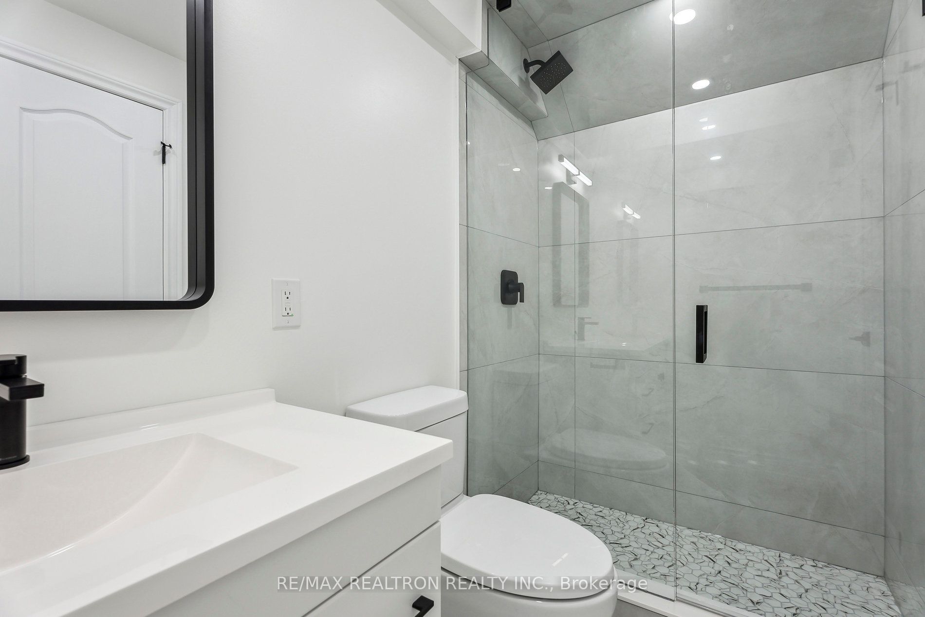 2 Mary Gapper Cres, #9