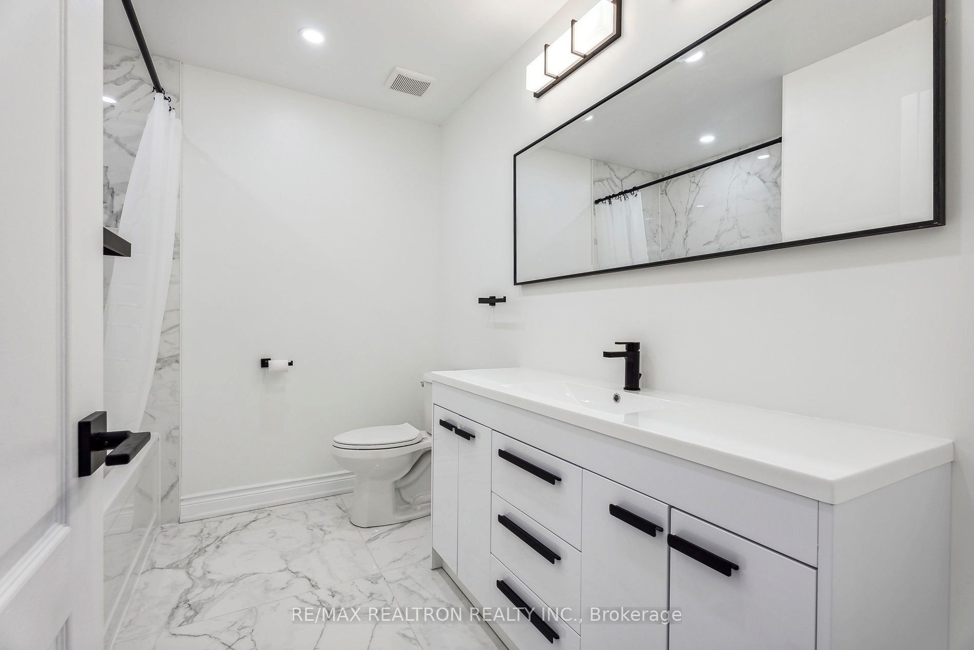 2 Mary Gapper Cres, #9