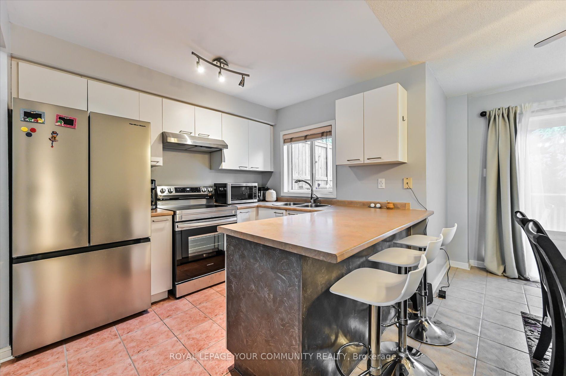 541 Bondi Ave