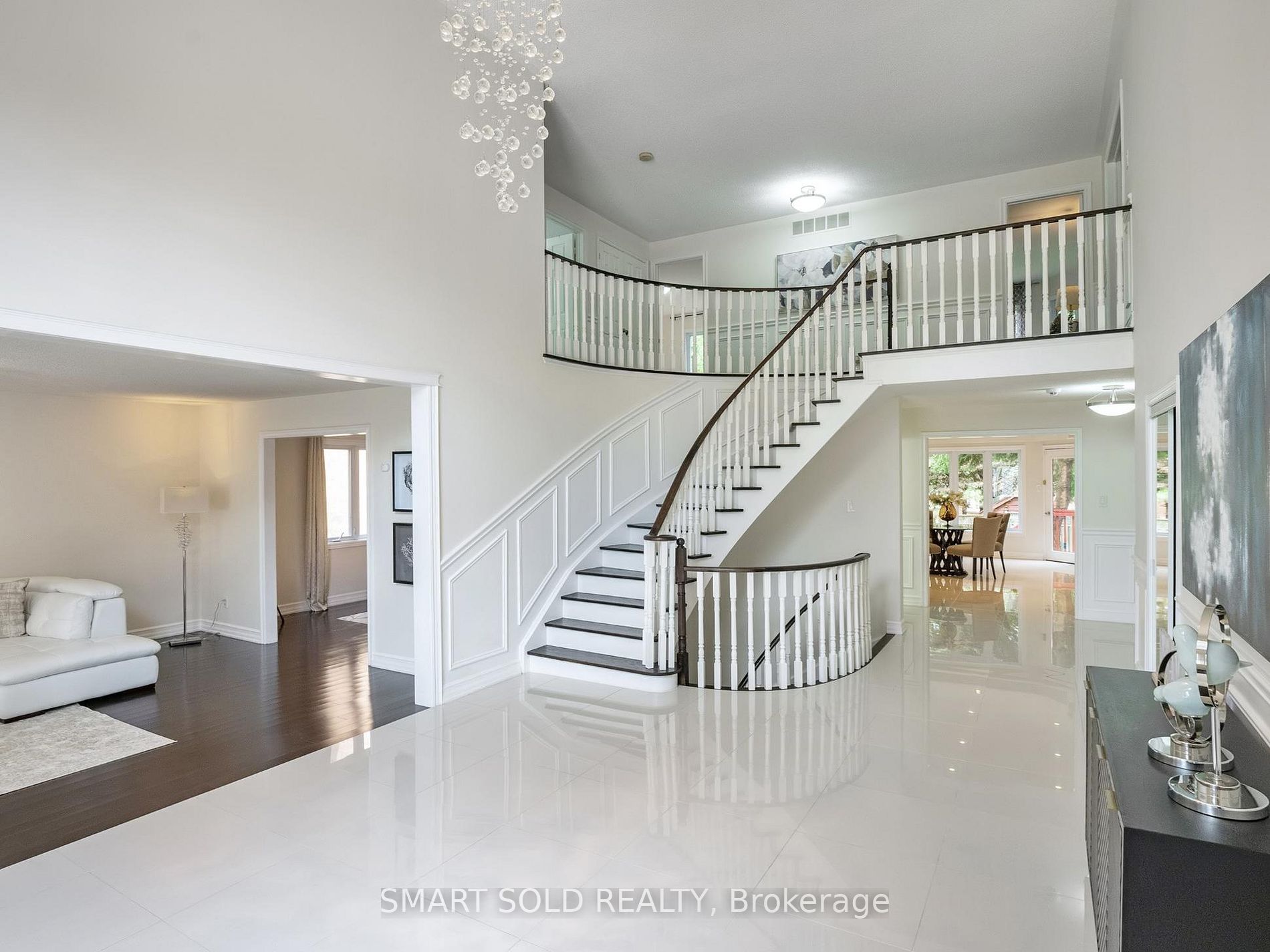 805 Lockwood Circ