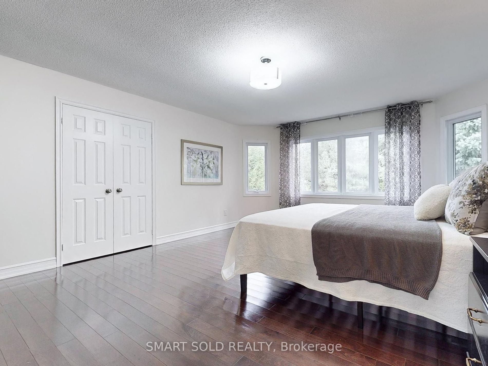 805 Lockwood Circ