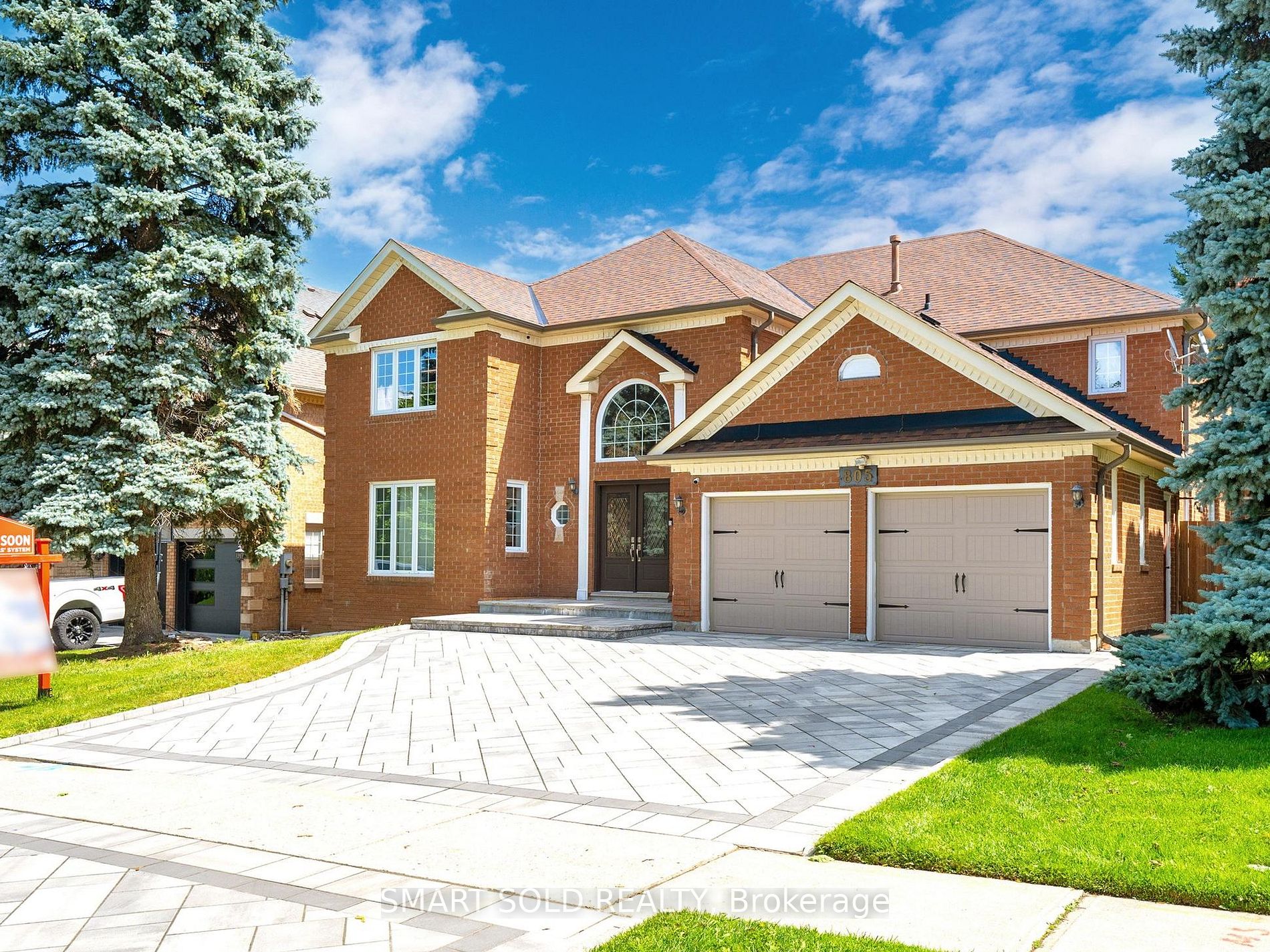 805 Lockwood Circ