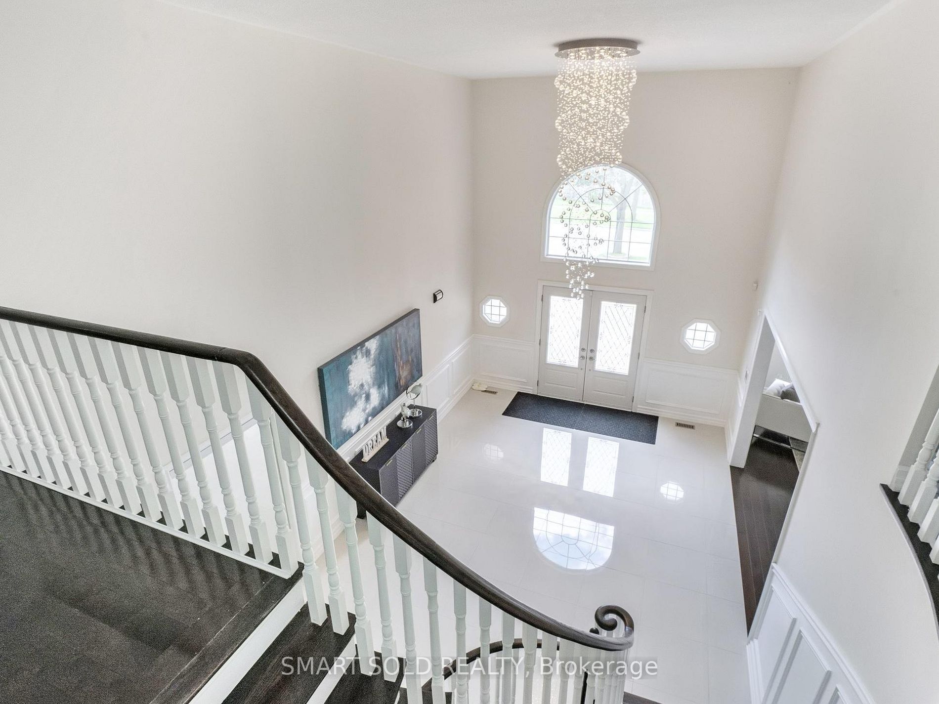 805 Lockwood Circ