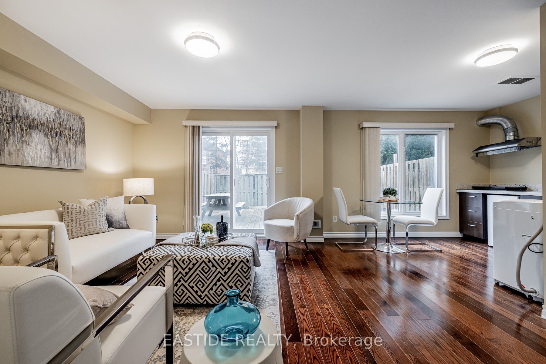 114 Leitchcroft Cres, #Ground