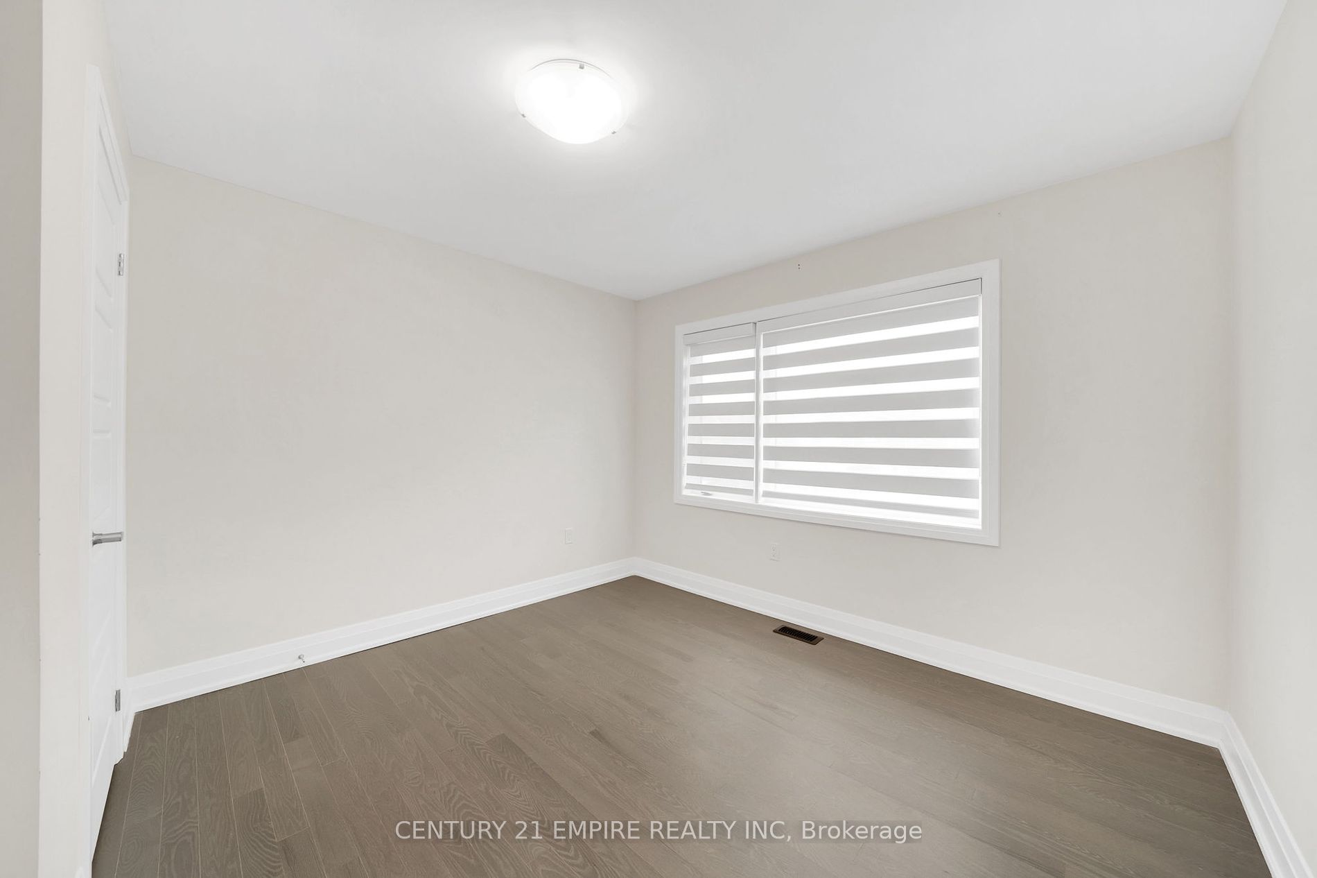 210 Ferragine Cres