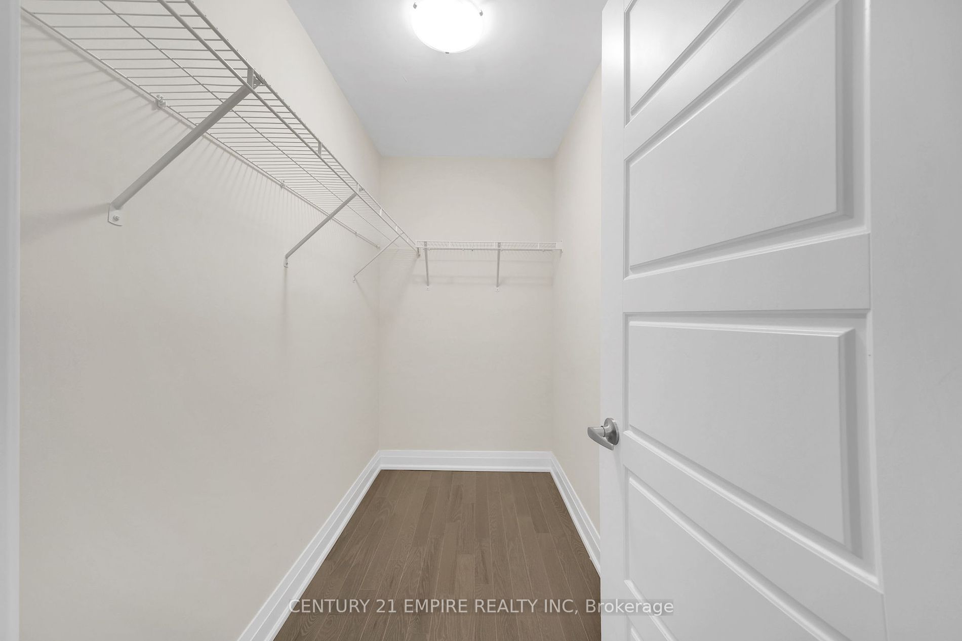 210 Ferragine Cres