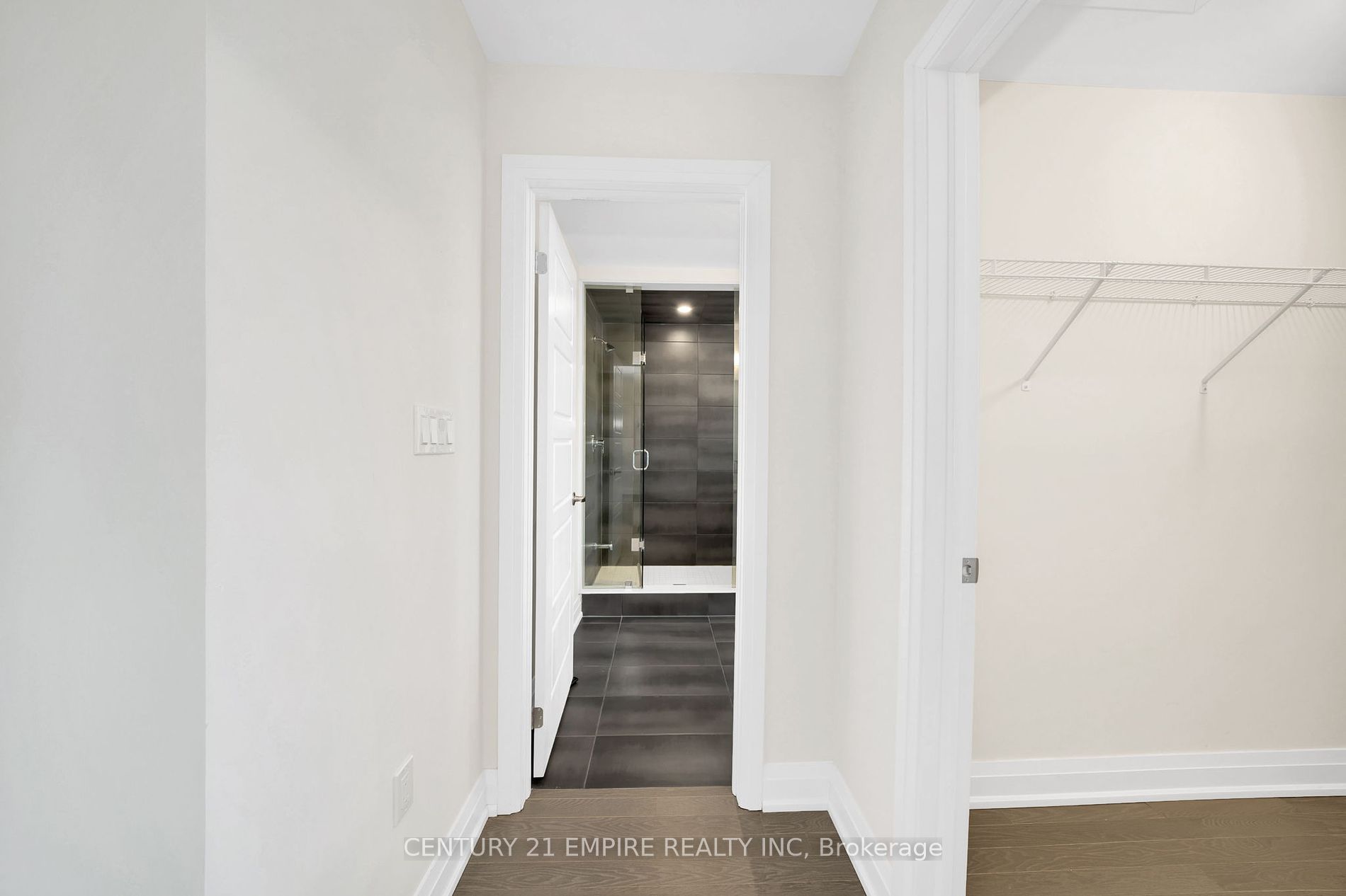 210 Ferragine Cres