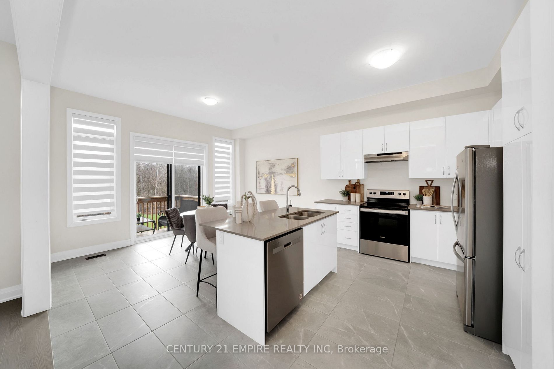210 Ferragine Cres