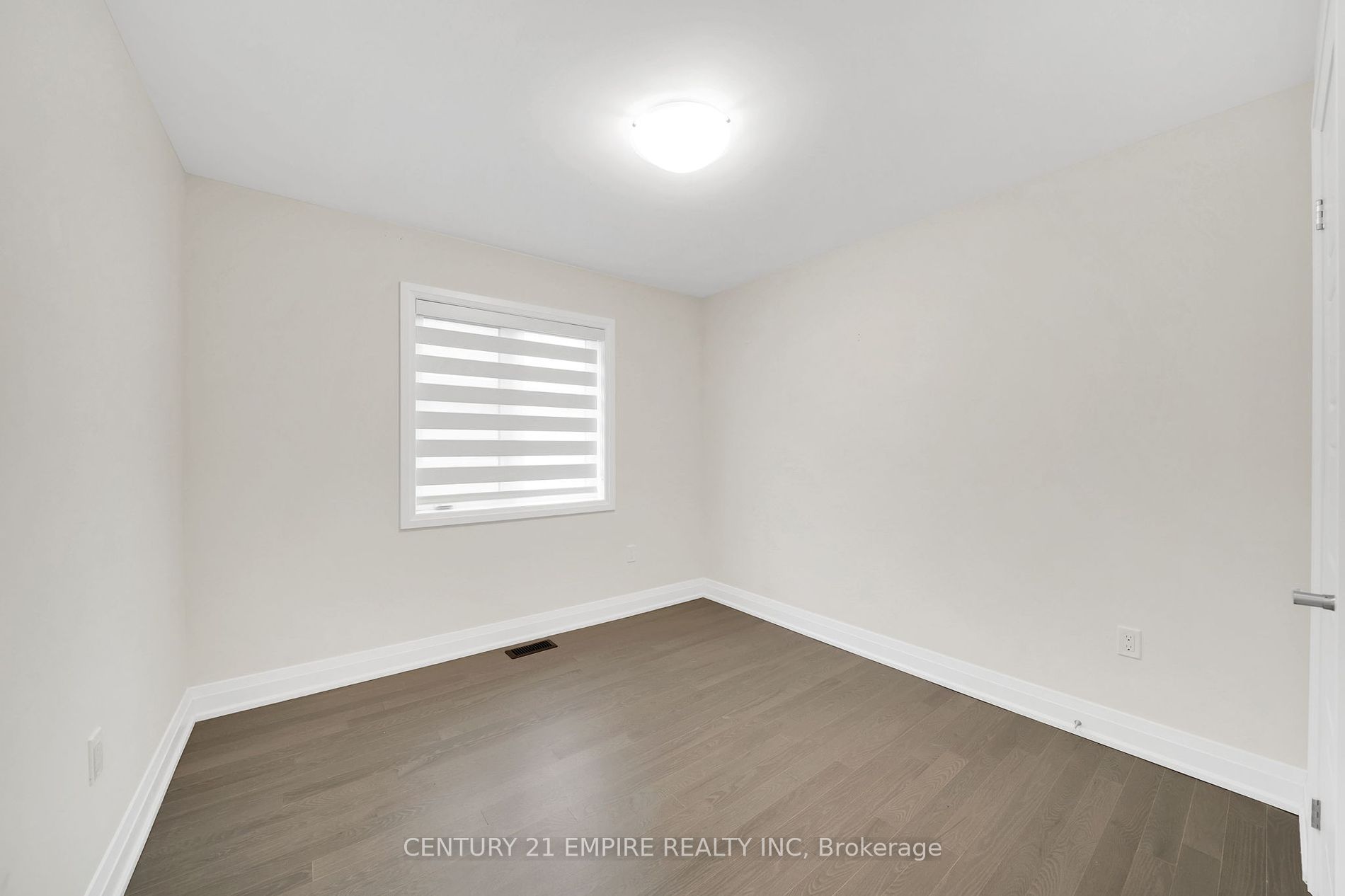 210 Ferragine Cres