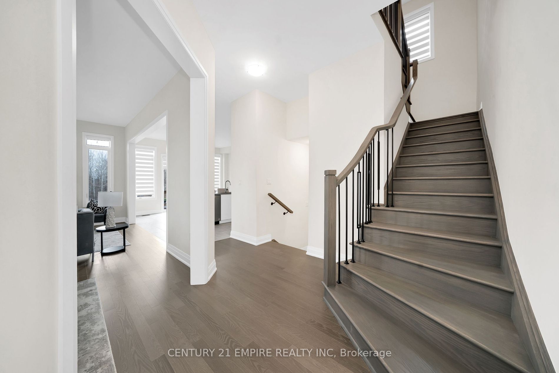210 Ferragine Cres