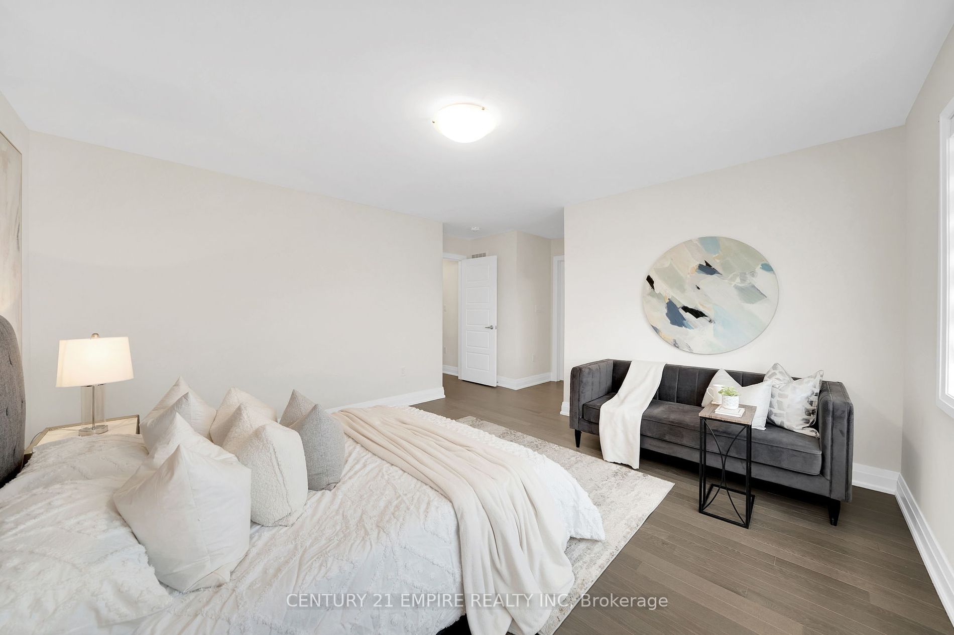 210 Ferragine Cres