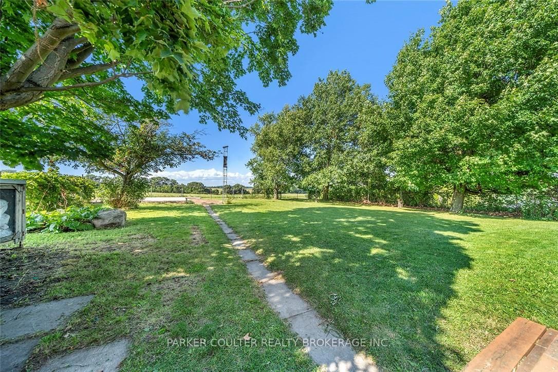 1736 Killarney Beach Rd