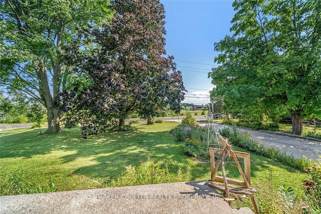 1736 Killarney Beach Rd
