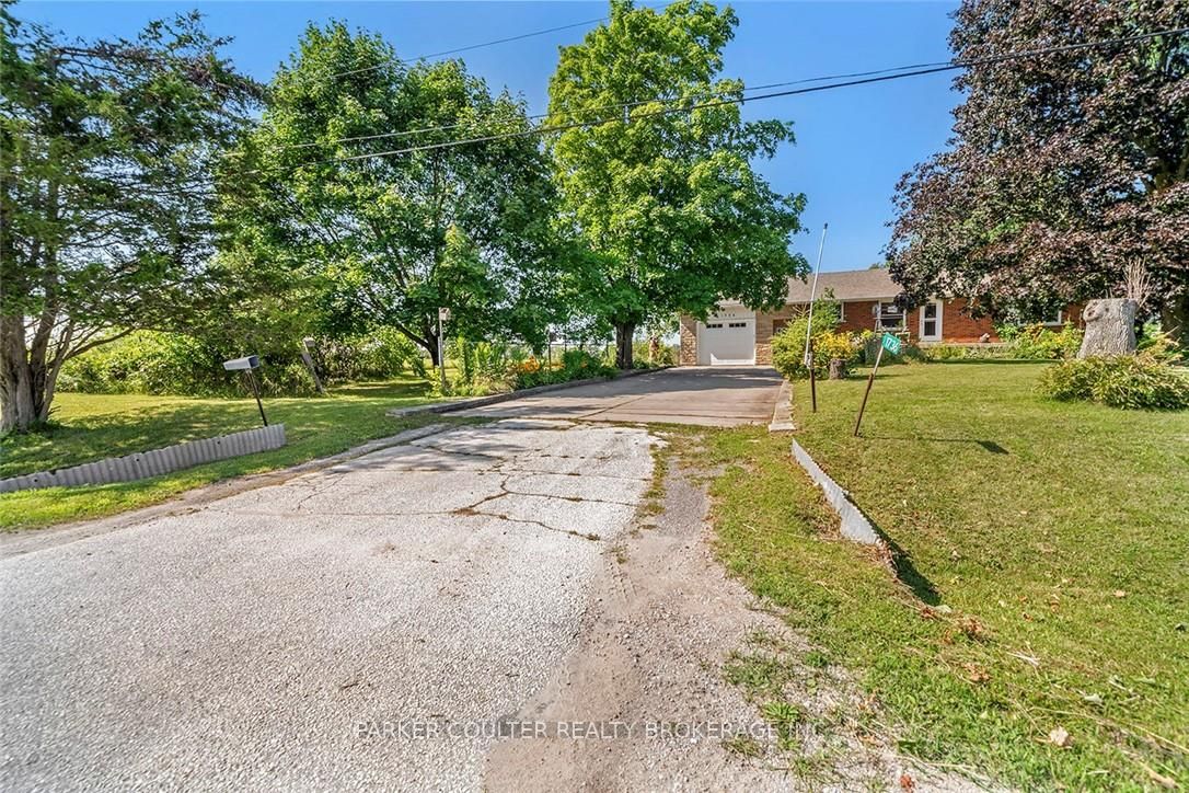 1736 Killarney Beach Rd