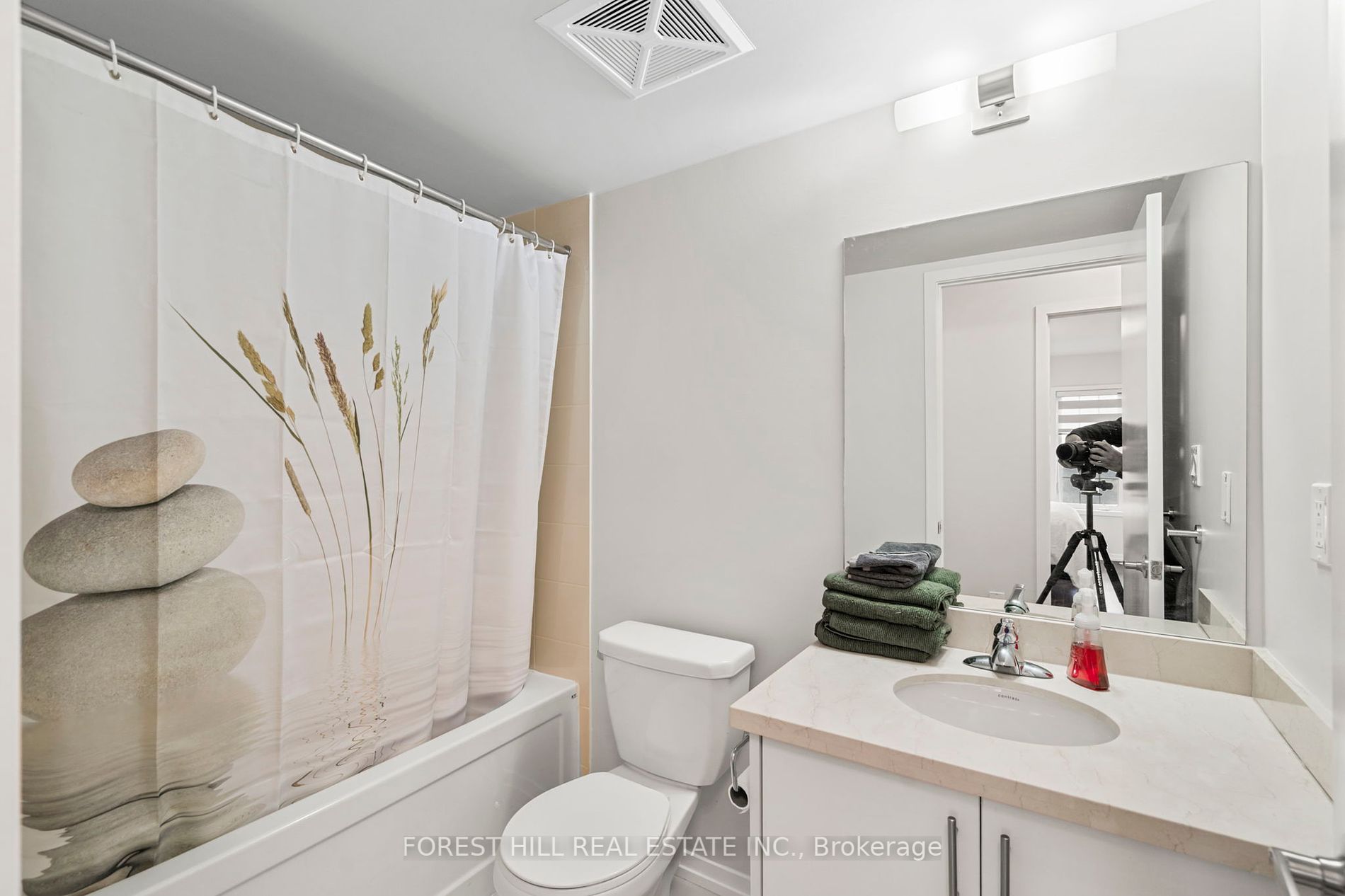 26 Bruce St, #C24