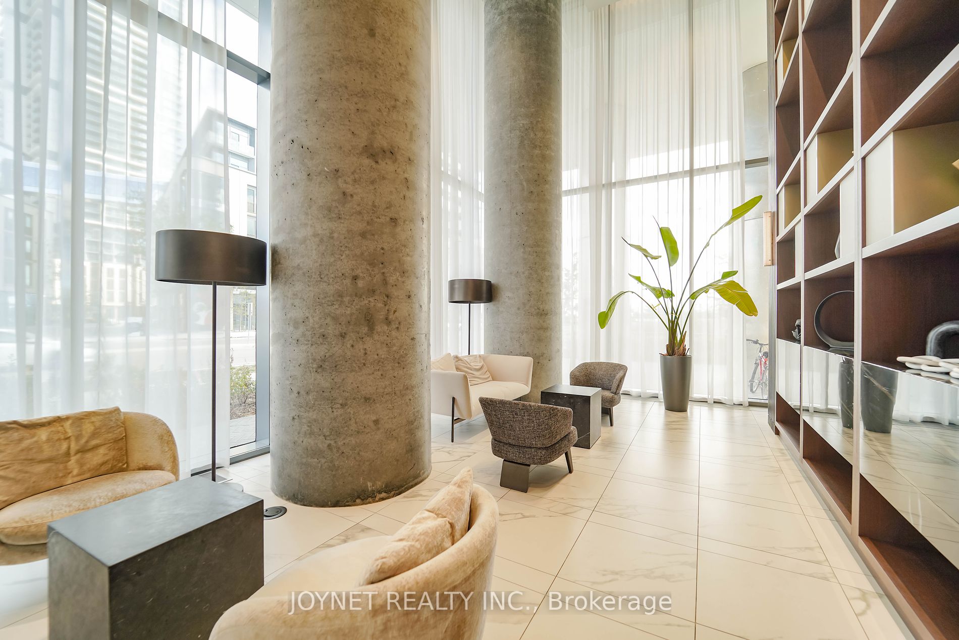 950 Portage Pkwy, #3905