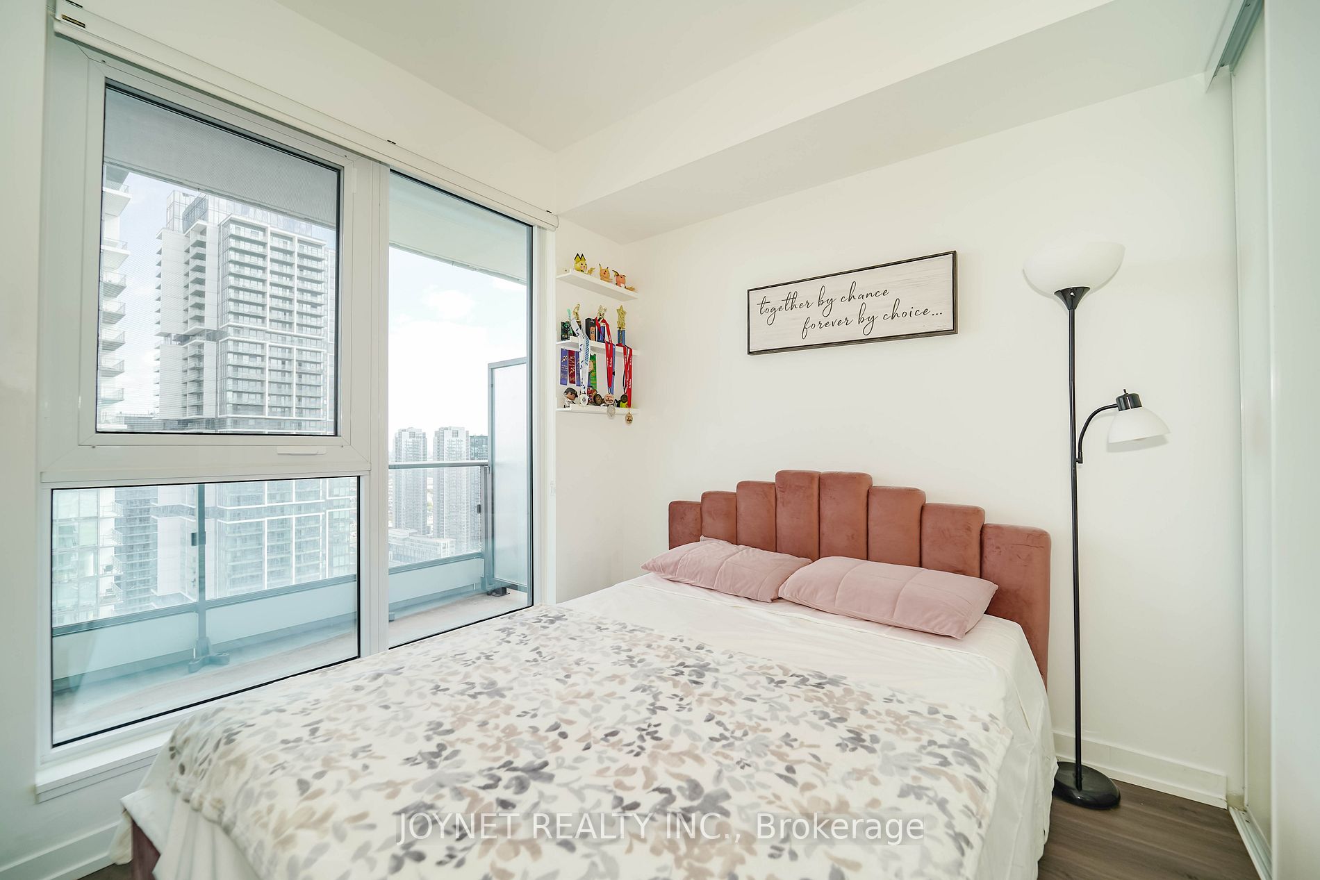 950 Portage Pkwy, #3905
