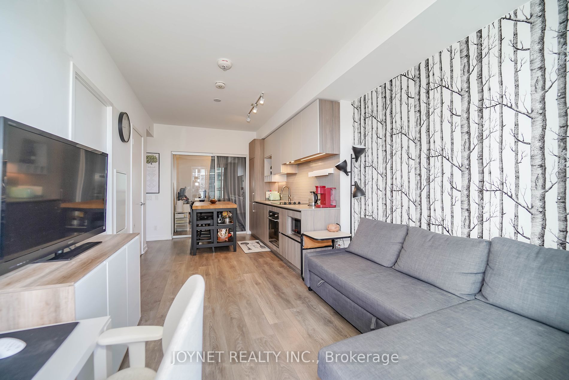 950 Portage Pkwy, #3905