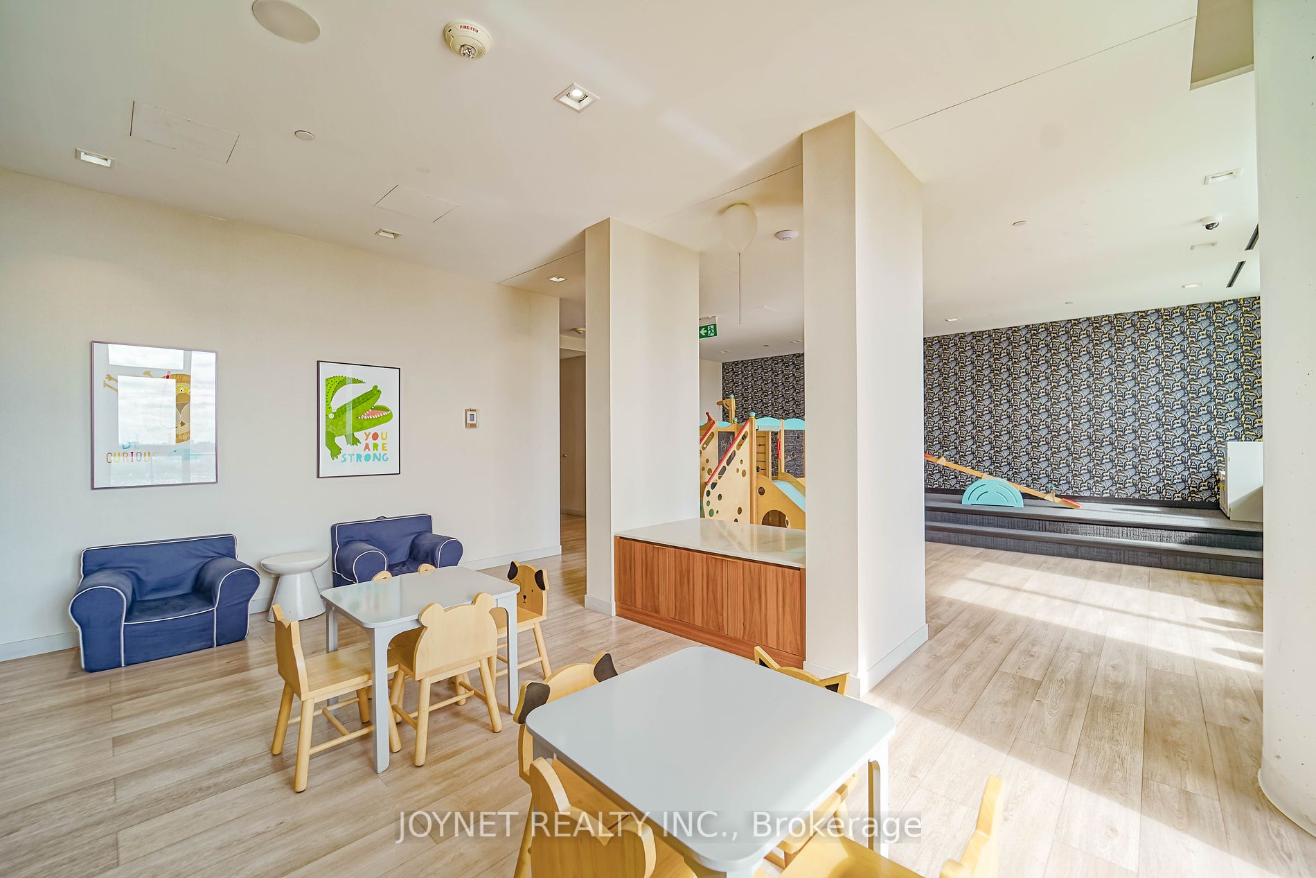 950 Portage Pkwy, #3905