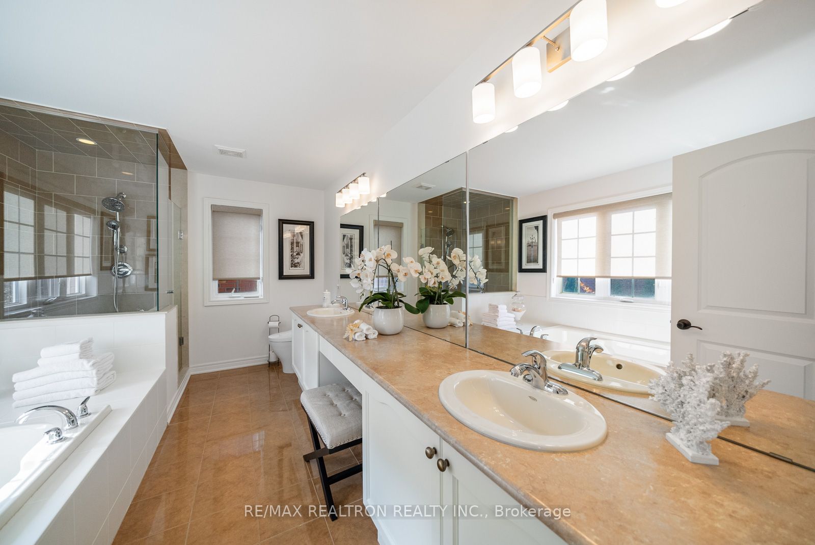 100 Glenheron Cres
