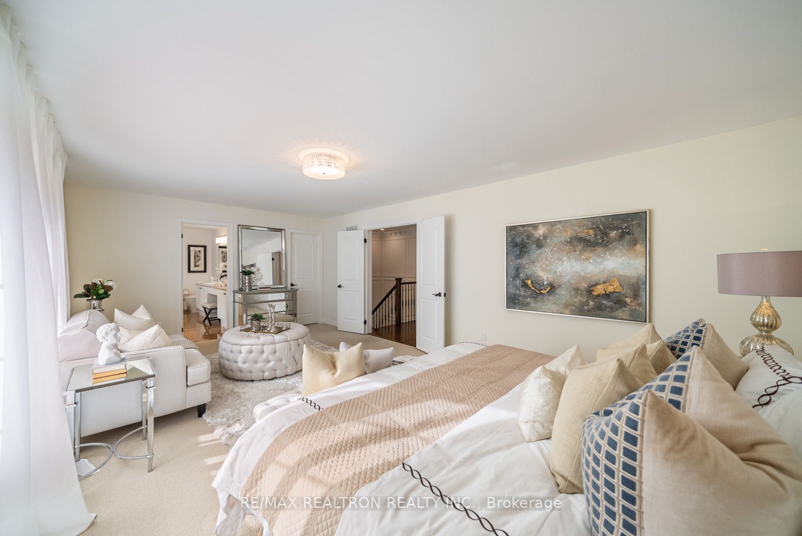 100 Glenheron Cres
