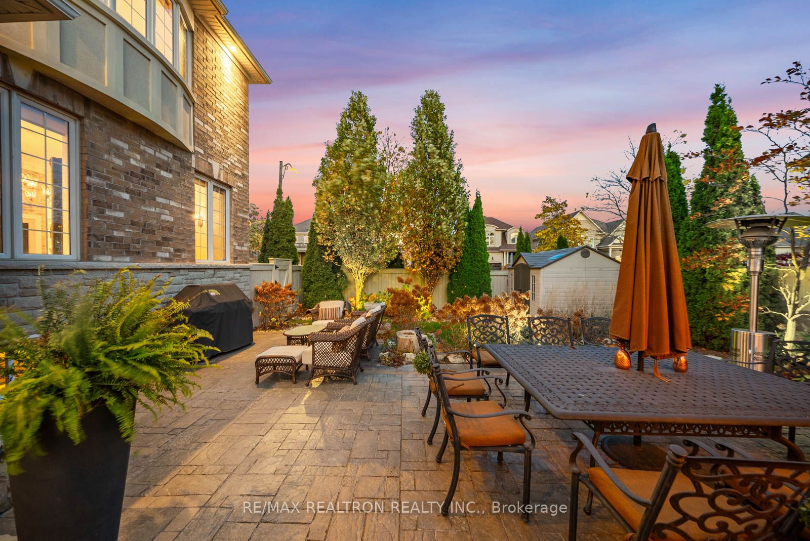 100 Glenheron Cres