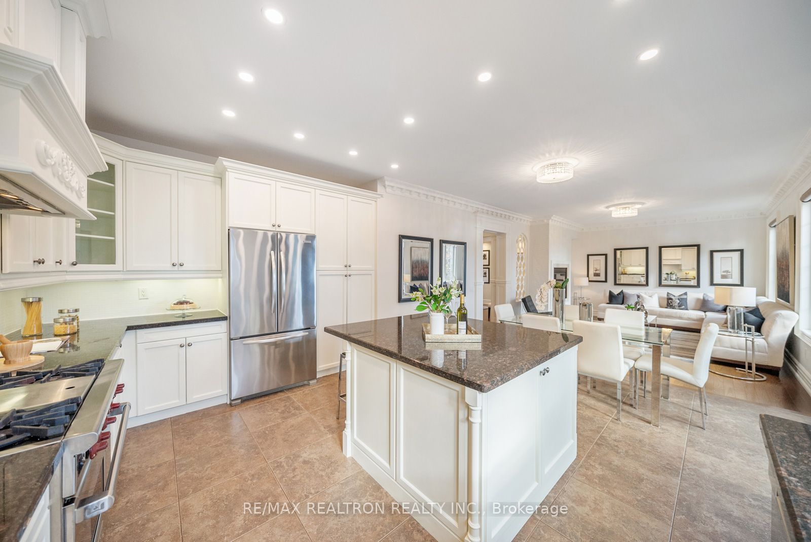 100 Glenheron Cres