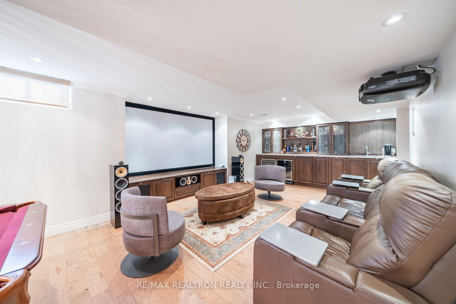 100 Glenheron Cres