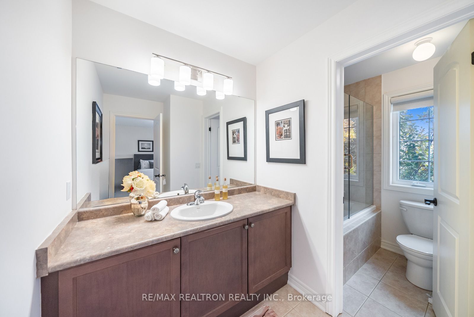 100 Glenheron Cres