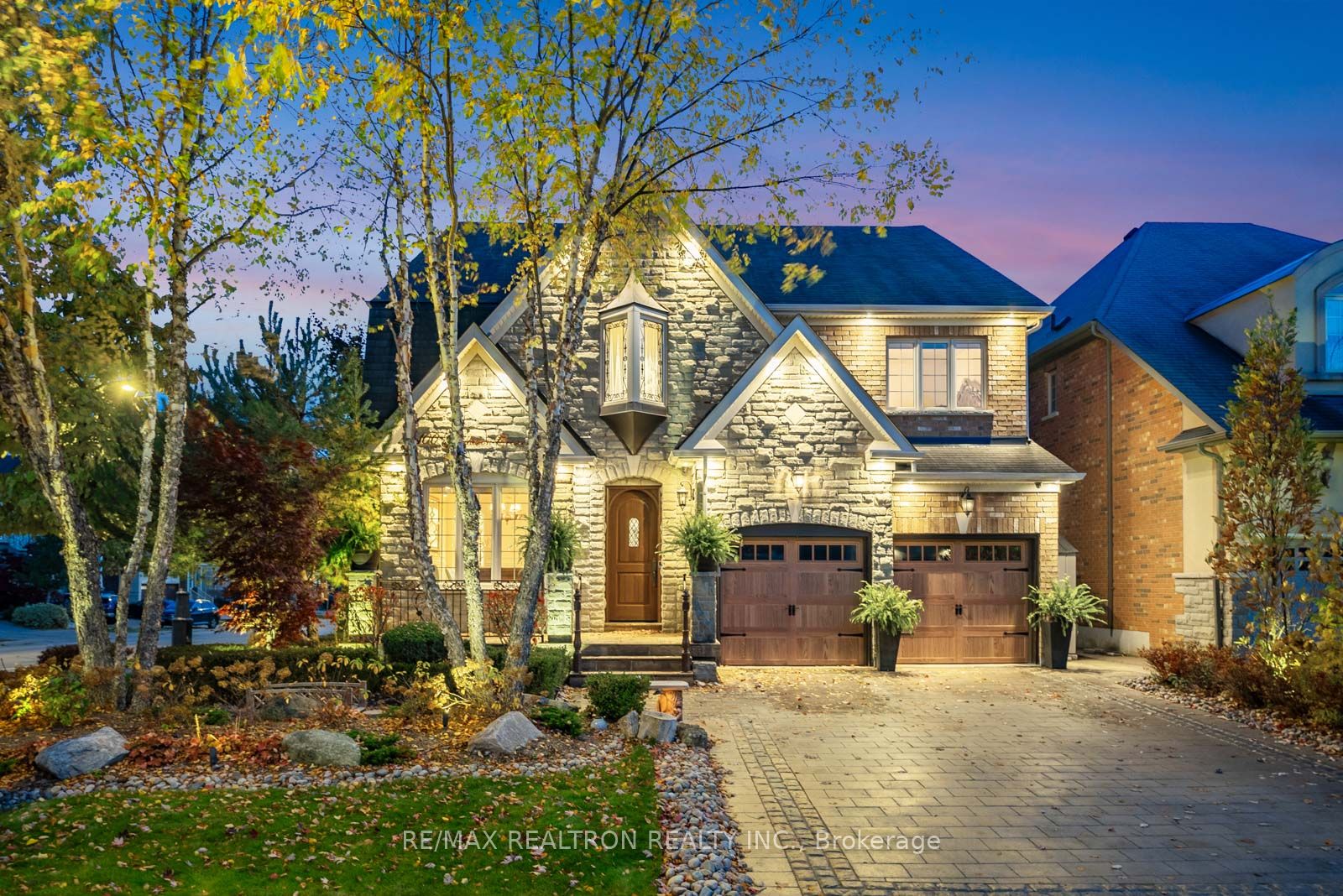 100 Glenheron Cres