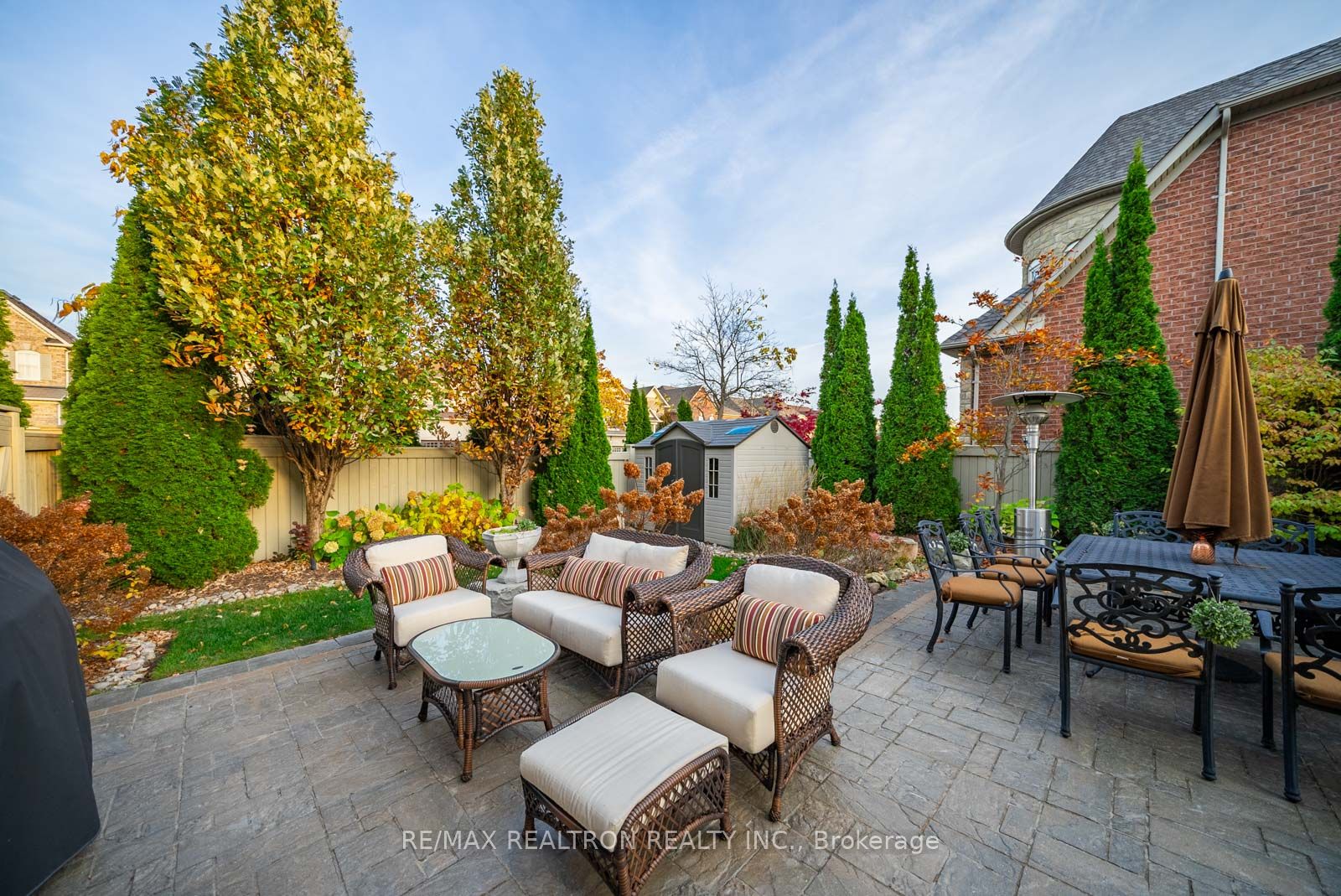 100 Glenheron Cres