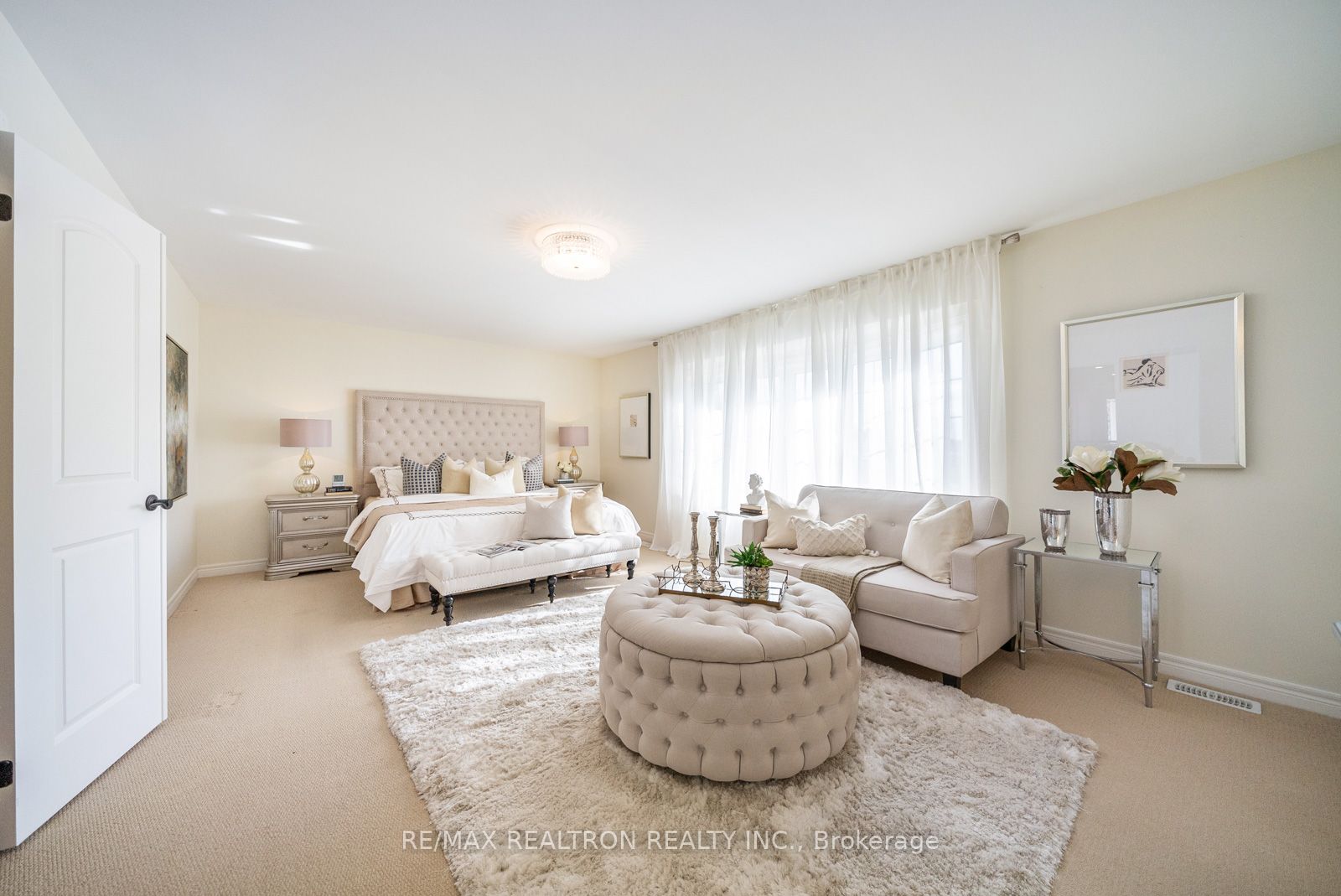 100 Glenheron Cres