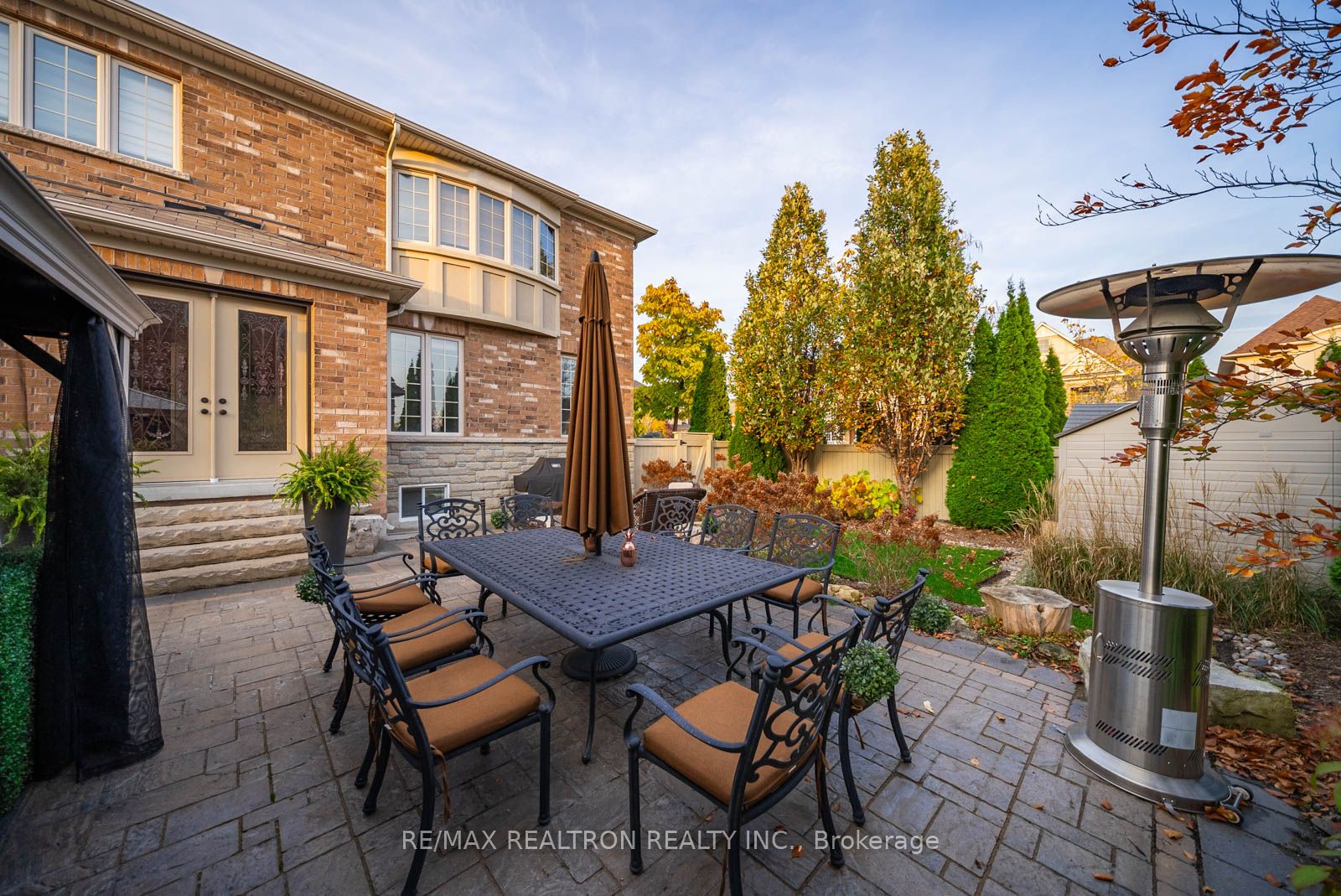 100 Glenheron Cres