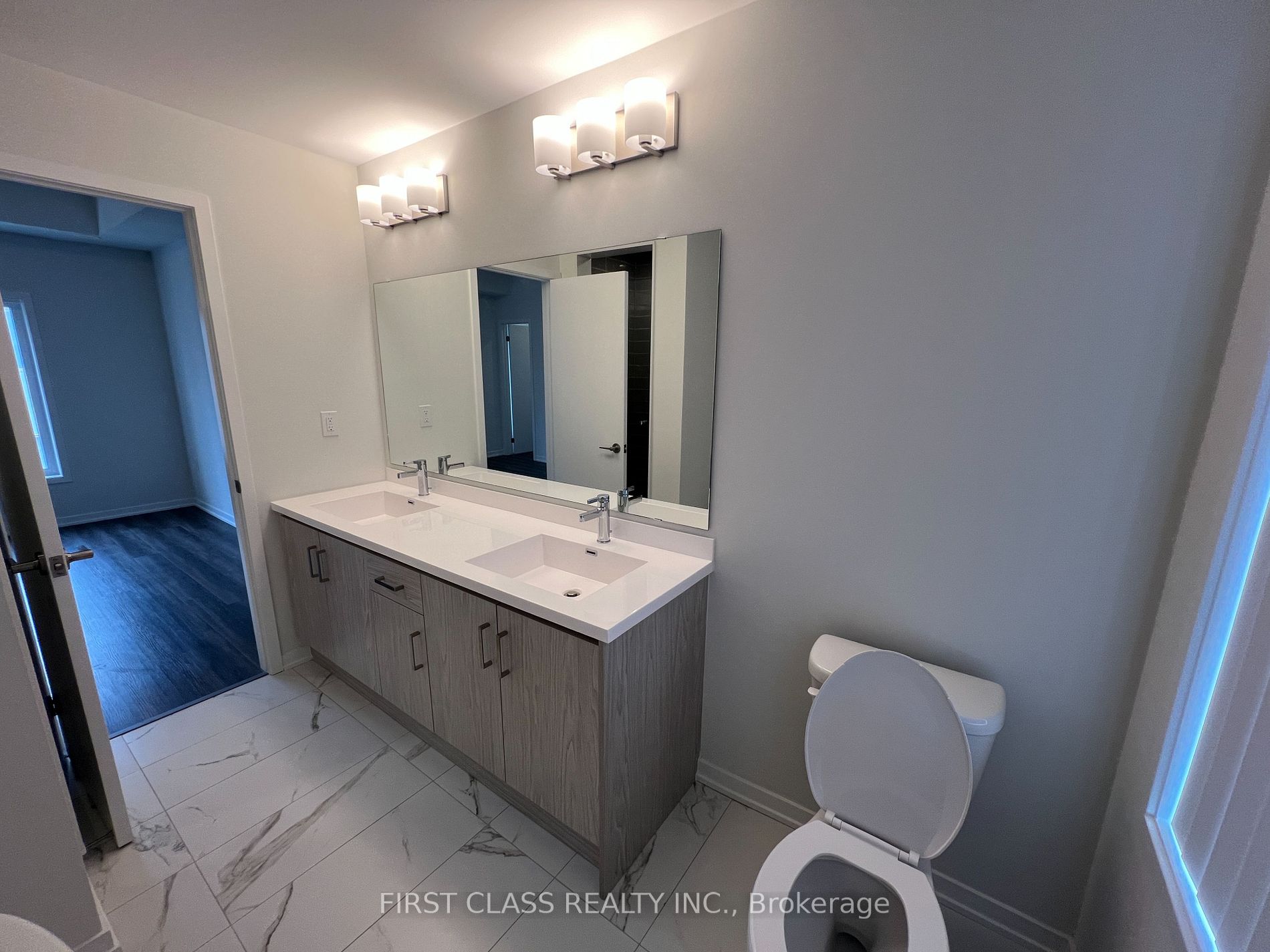 27 Mable Smith Way, #333