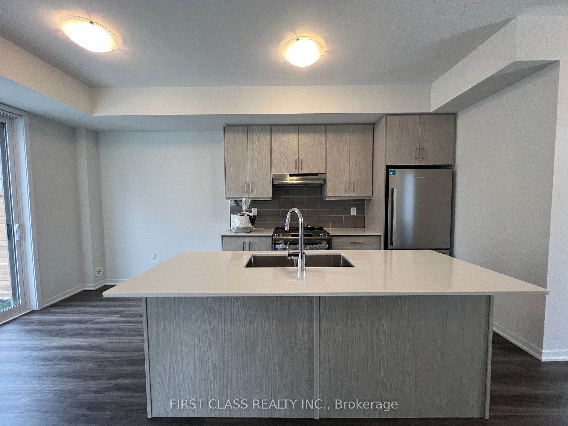 27 Mable Smith Way, #333