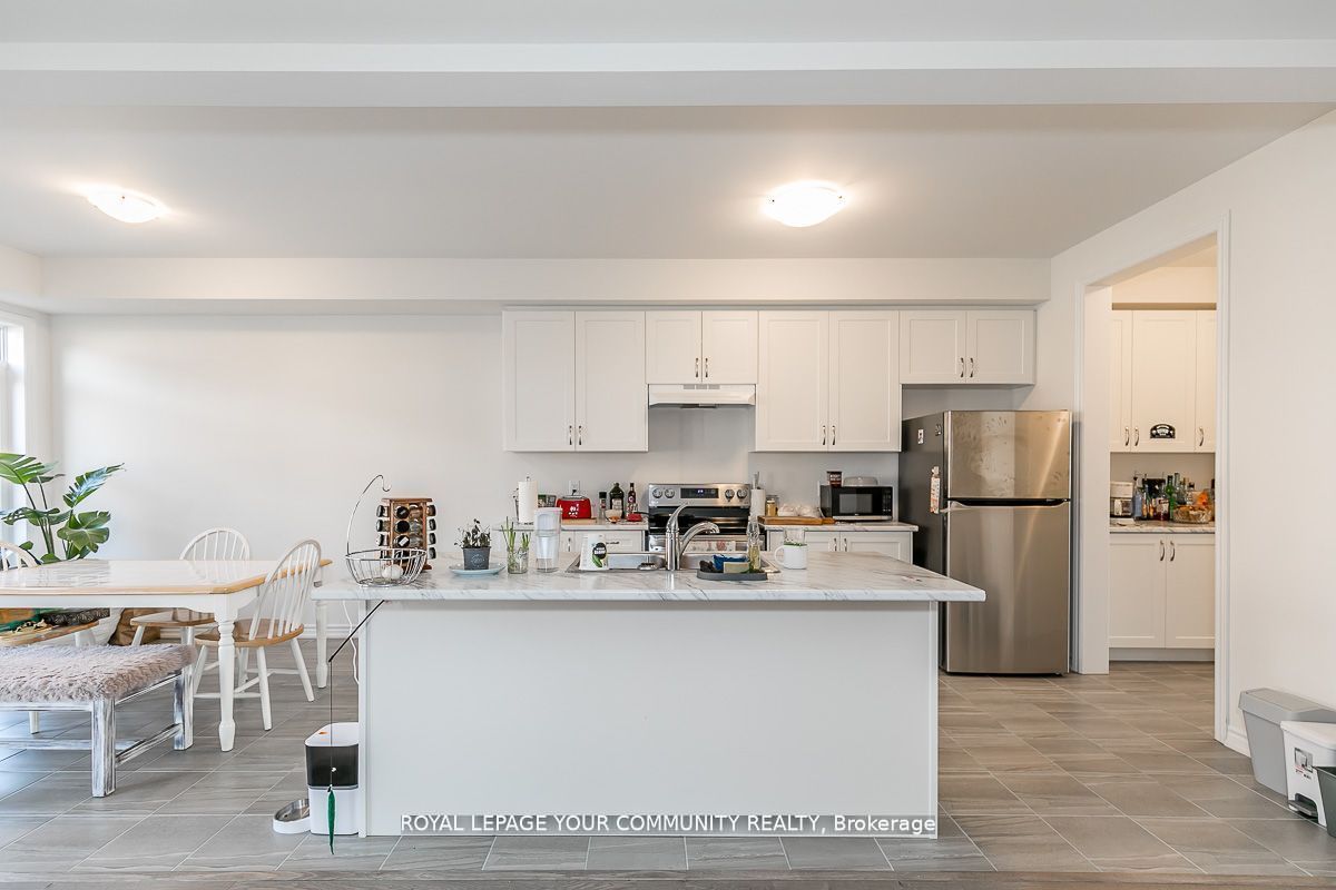 2203 Grainger Loop