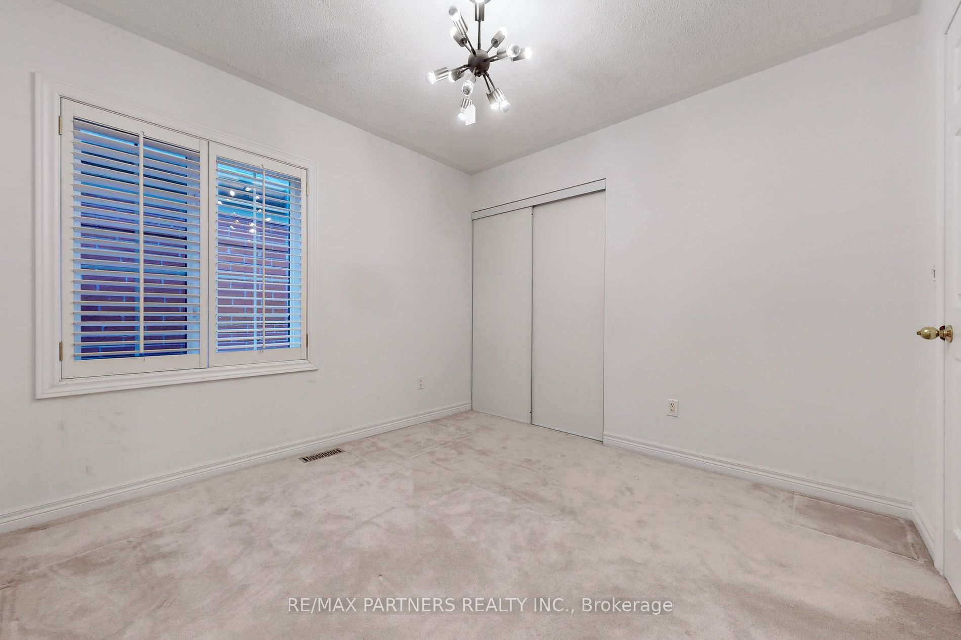 25 Crispin Crt