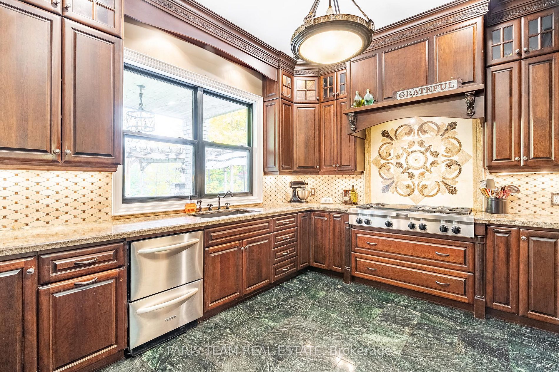 1826 Quantz Cres